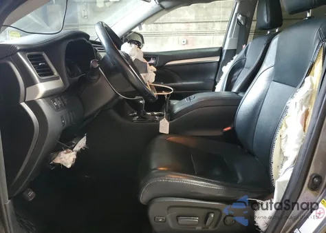 2018 Toyota Highlander Se from USA, damaged, VIN 5TDJZRFH3JS528657